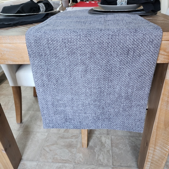 Gray 16"x90" table runner - Picture 1 of 7